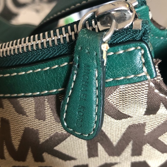 Michael Kors monogram bag (Authentic!) - Picture 5 of 6